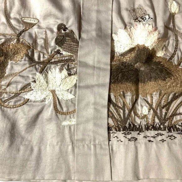 EUC Anthropologie Floral Embroidered Dress With a Bow - Picture 9 of 10